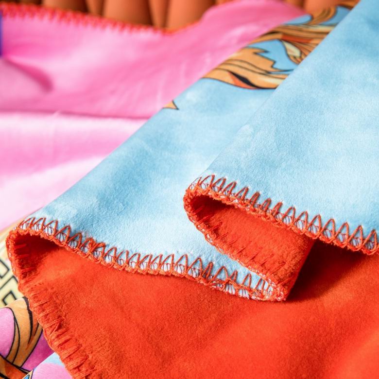 Versace 1.5x1.5m 1.5x2.0m 2.0x2.3m   (3)