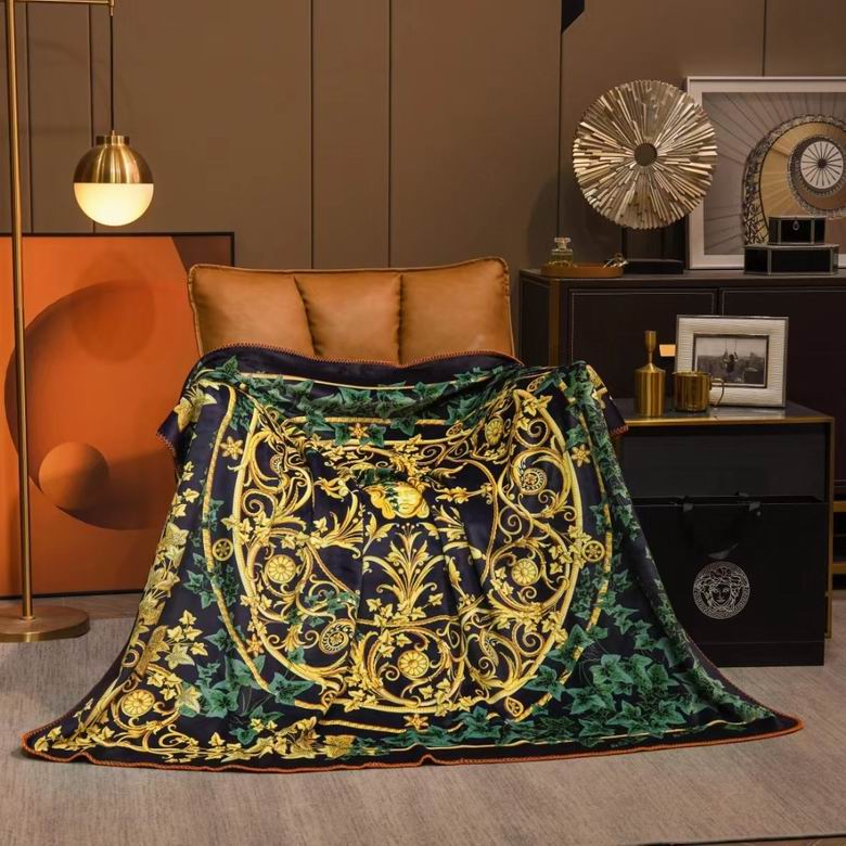 Versace 1.5x1.5m 1.5x2.0m 2.0x2.3m   (3)