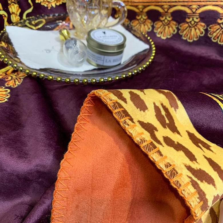 Versace 1.5x1.5m 1.5x2.0m 2.0x2.3m   (4)