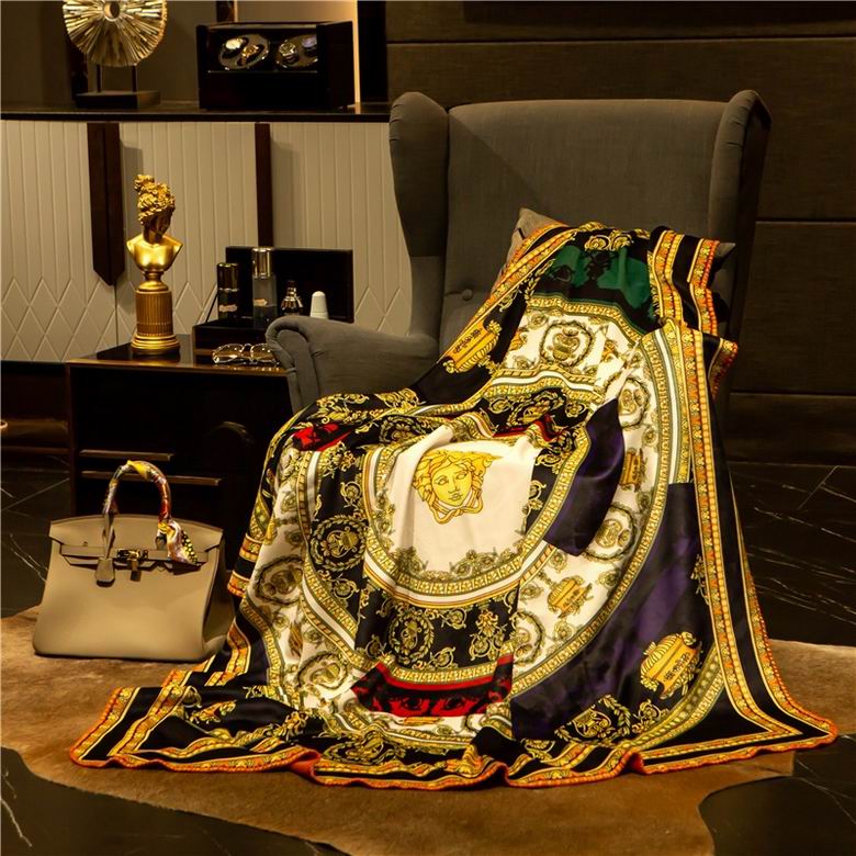 Versace 1.5x1.5m 1.5x2.0m 2.0x2.3m   (4)