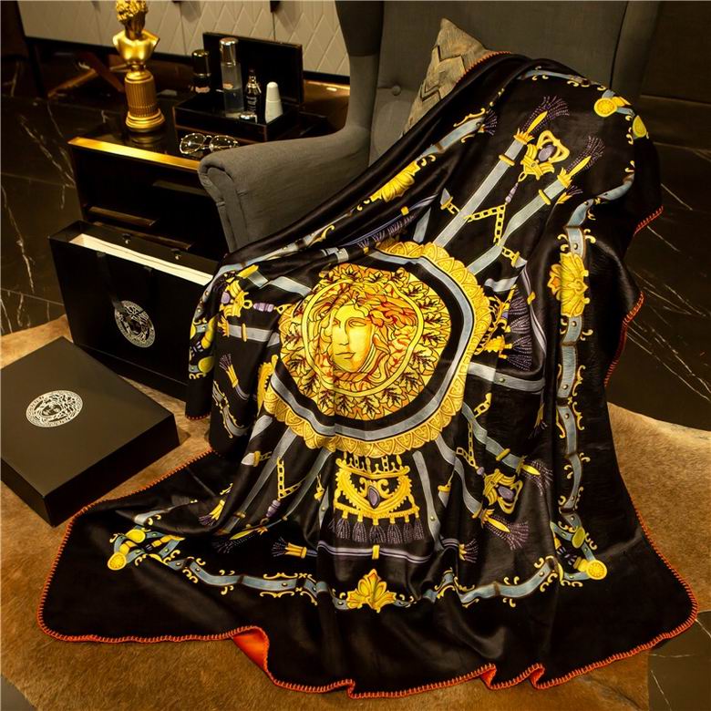 Versace 1.5x1.5m 1.5x2.0m 2.0x2.3m   (4)