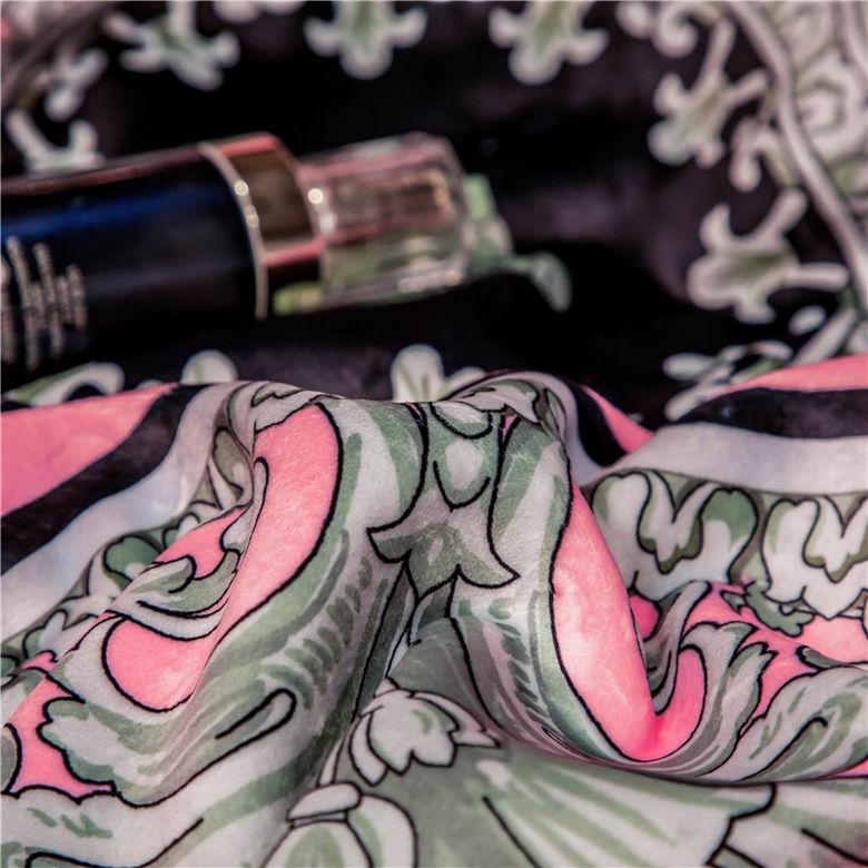 Versace 1.5x1.5m 1.5x2.0m 2.0x2.3m   (5)