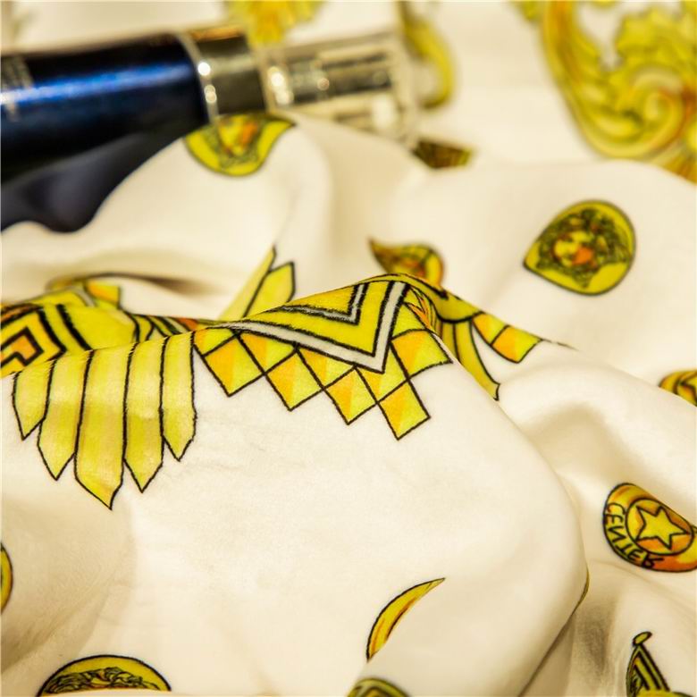 Versace 1.5x1.5m 1.5x2.0m 2.0x2.3m   (5)