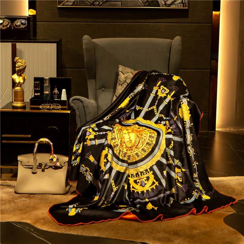 Versace 1.5x1.5m 1.5x2.0m 2.0x2.3m   (5)