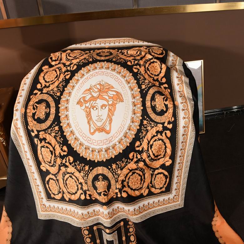 Versace 1.5x1.5m 1.5x2.0m 2.0x2.3m   (5)