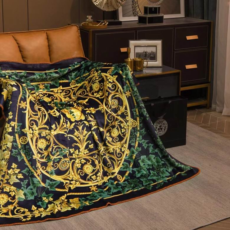 Versace 1.5x1.5m 1.5x2.0m 2.0x2.3m   (5)