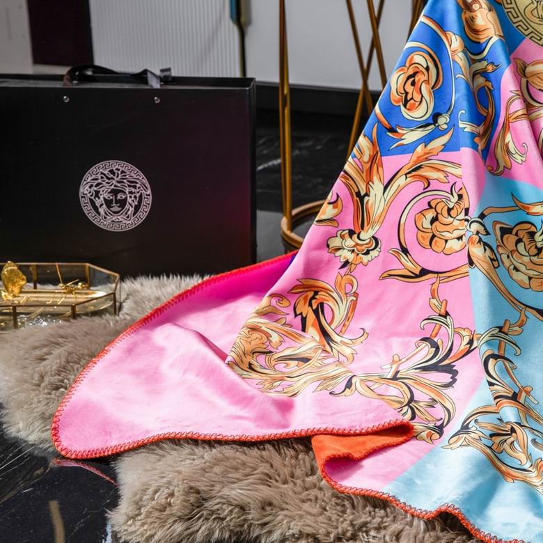 Versace 1.5x1.5m 1.5x2.0m 2.0x2.3m   (5)