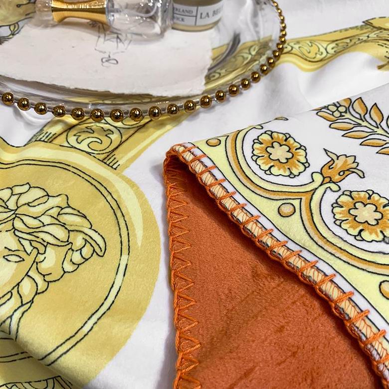 Versace 1.5x1.5m 1.5x2.0m 2.0x2.3m   (5)