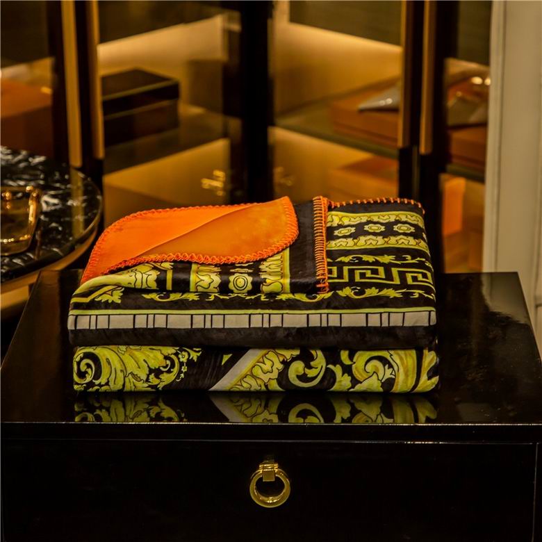 Versace 1.5x1.5m 1.5x2.0m 2.0x2.3m   (6)