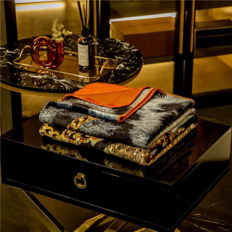 Versace 1.5x1.5m 1.5x2.0m 2.0x2.3m   (6)