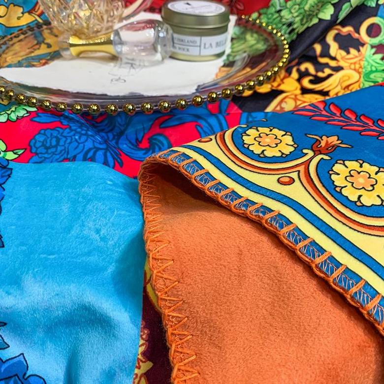 Versace 1.5x1.5m 1.5x2.0m 2.0x2.3m   (6)