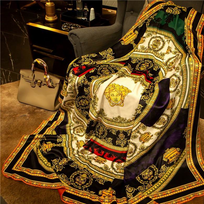 Versace 1.5x1.5m 1.5x2.0m 2.0x2.3m   (6)