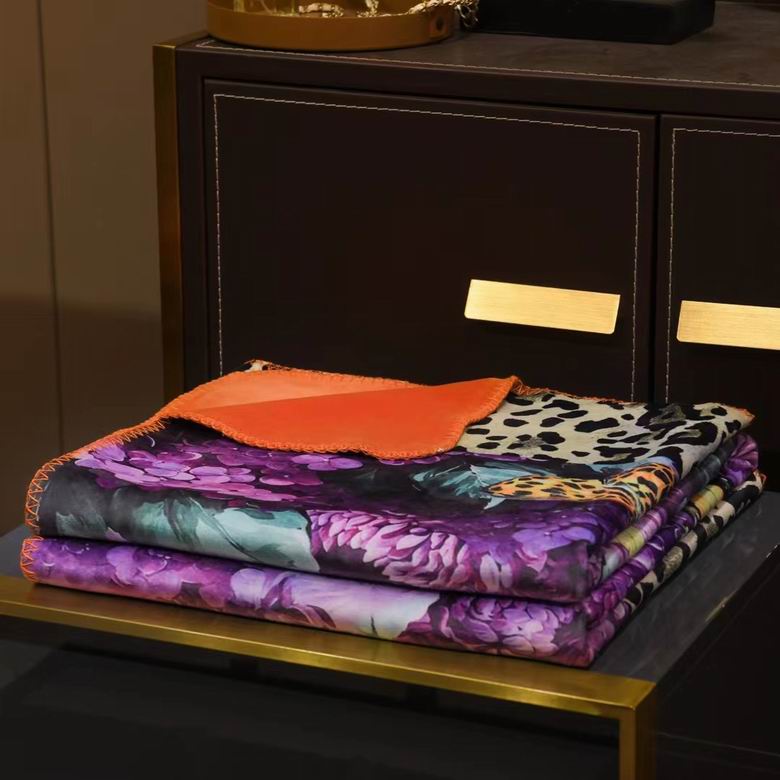 Versace 1.5x1.5m 1.5x2.0m 2.0x2.3m   (6)