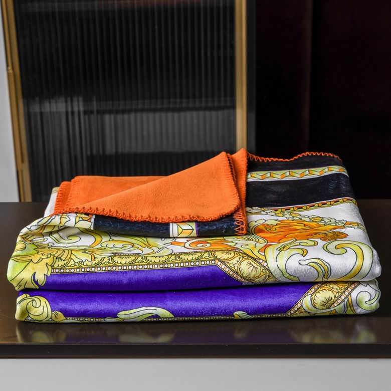 Versace 1.5x1.5m 1.5x2.0m 2.0x2.3m   (6)