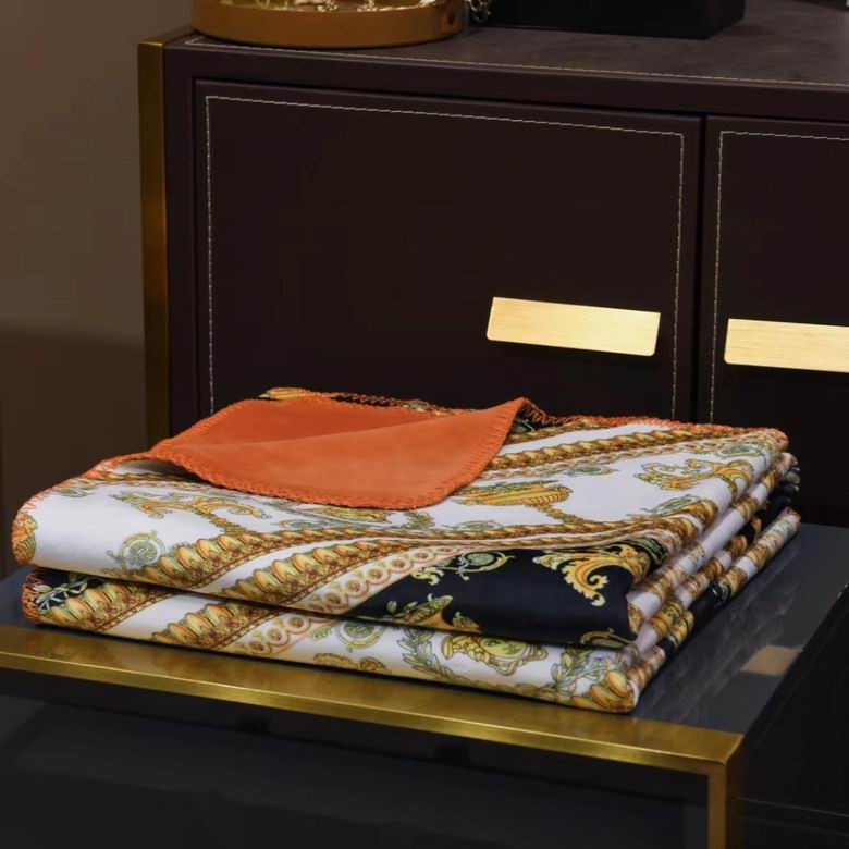 Versace 1.5x1.5m 1.5x2.0m 2.0x2.3m   (8)