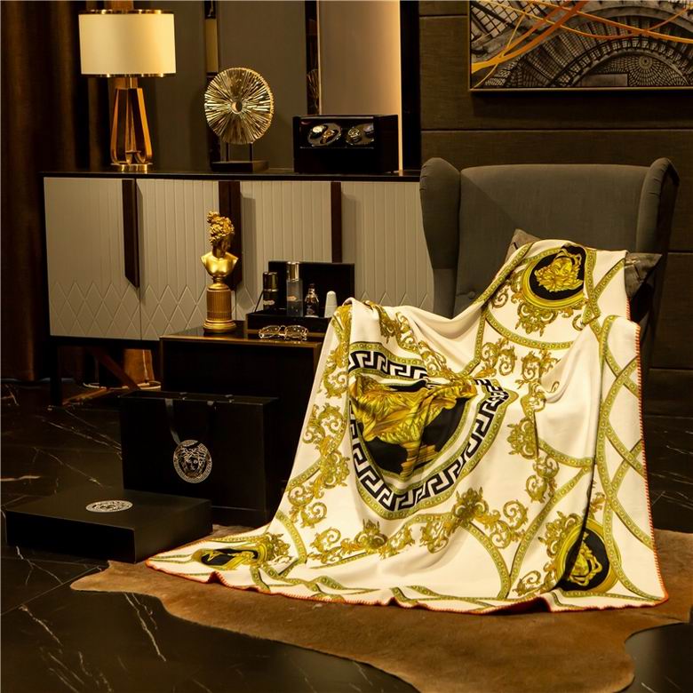 Versace 1.5x1.5m 1.5x2.0m 2.0x2.3m    (4)