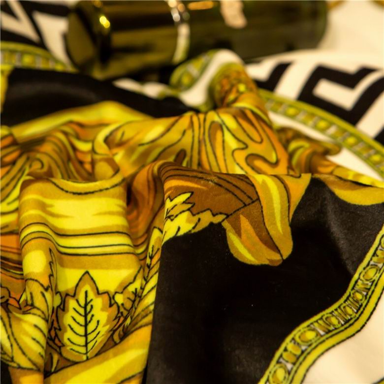 Versace 1.5x1.5m 1.5x2.0m 2.0x2.3m    (6)