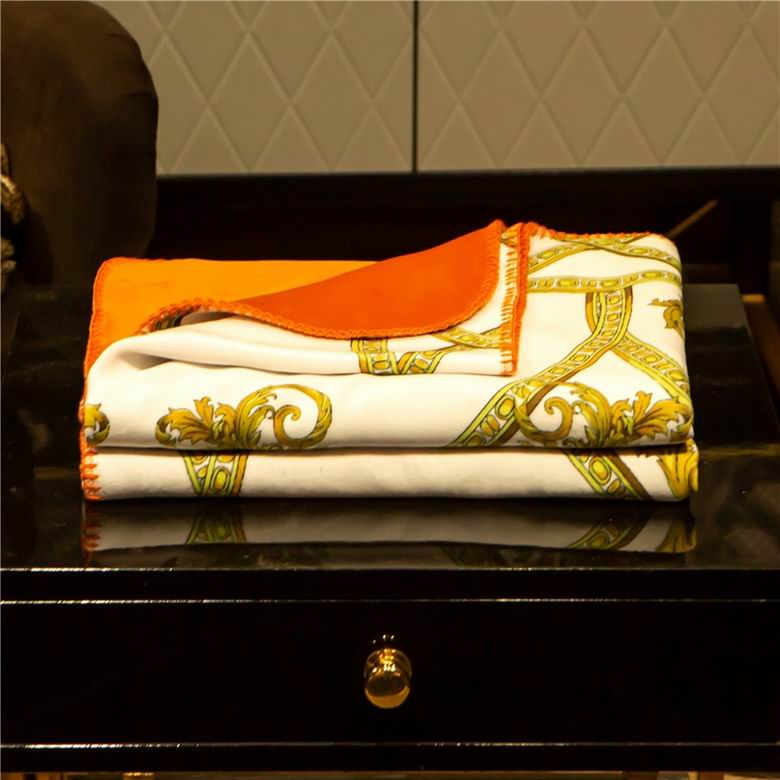 Versace 1.5x1.5m 1.5x2.0m 2.0x2.3m    (8)