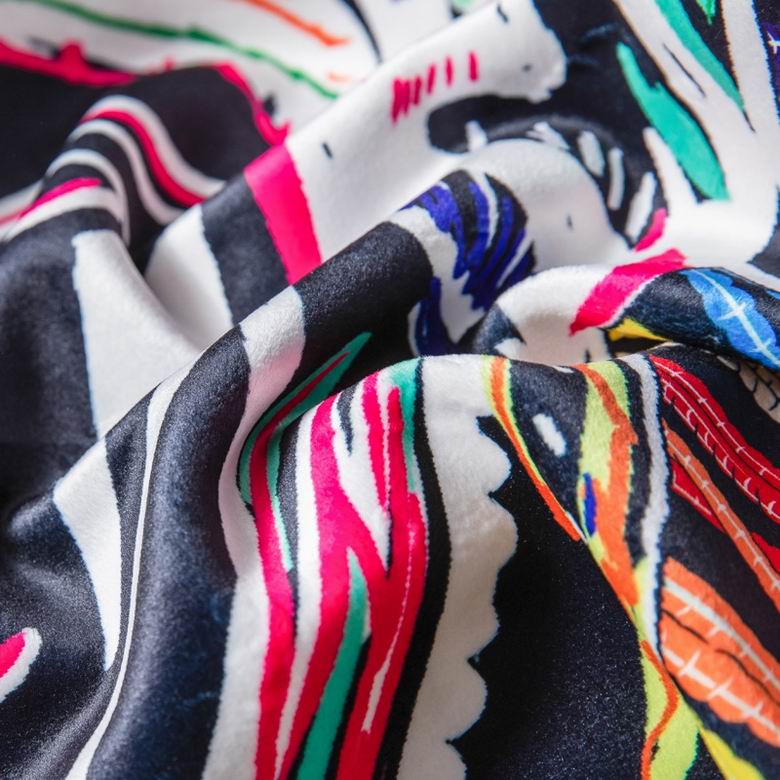 Versace 1.5x1.5m 1.5x2m 2.0x2.3m   (2)