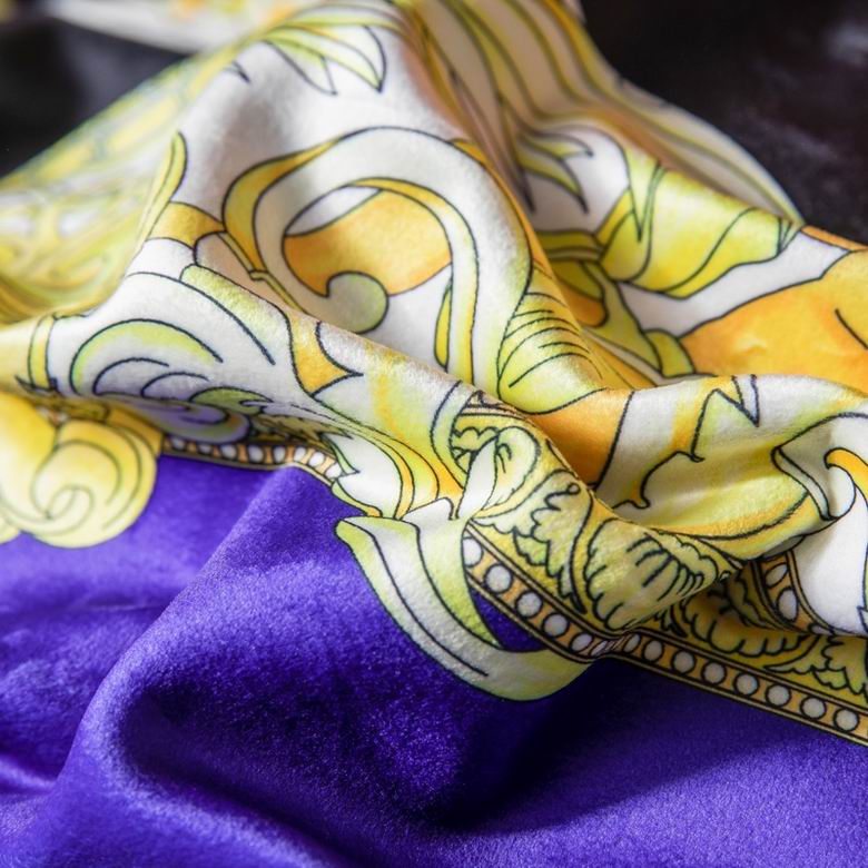 Versace 1.5x1.5m 1.5x2m 2.0x2.3m   (3)