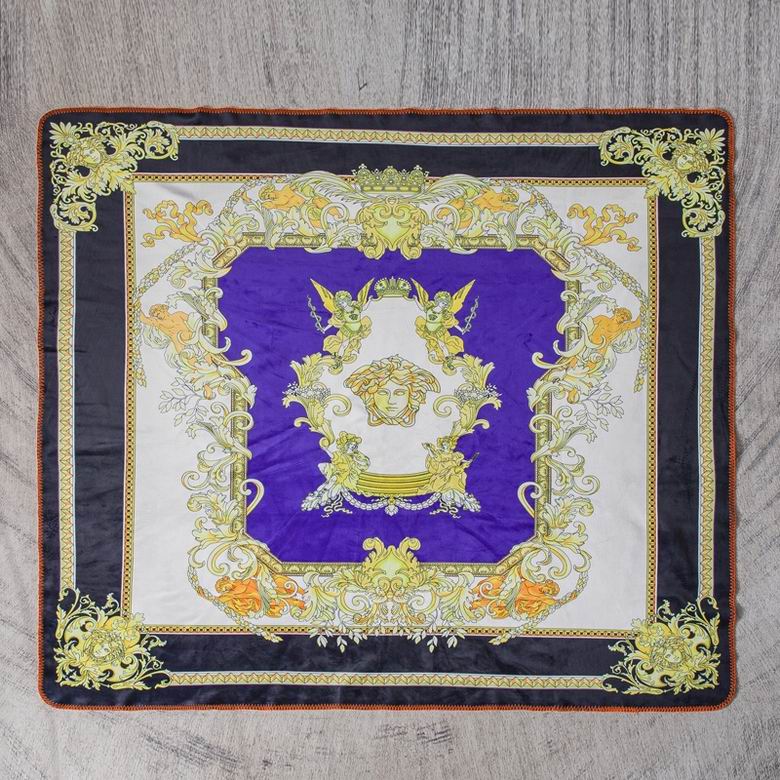 Versace 1.5x1.5m 1.5x2m 2.0x2.3m   (5)