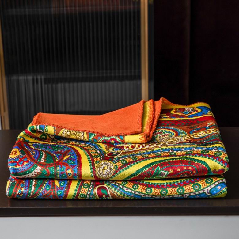 Versace 1.5x1.5m 1.5x2m 2.0x2.3m    (4)