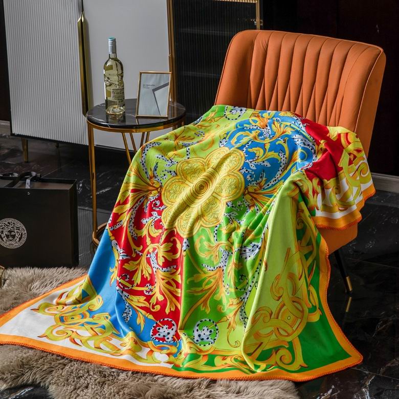 Versace 1.5x1.5m 1.5x2m 2.0x2.3m    (4)