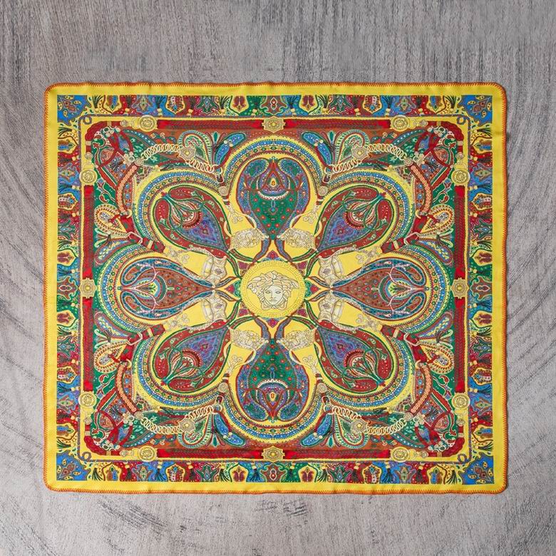 Versace 1.5x1.5m 1.5x2m 2.0x2.3m    (5)