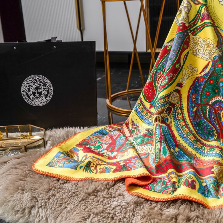 Versace 1.5x1.5m 1.5x2m 2.0x2.3m    (6)