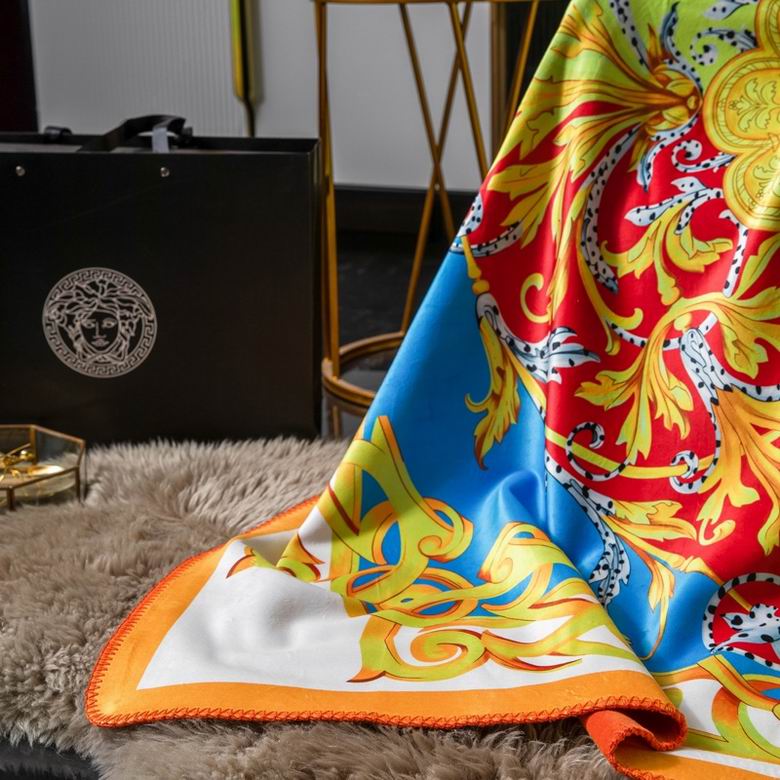 Versace 1.5x1.5m 1.5x2m 2.0x2.3m    (7)