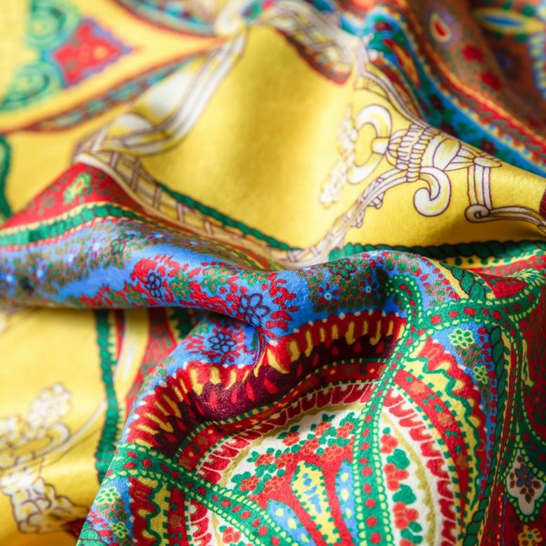 Versace 1.5x1.5m 1.5x2m 2.0x2.3m    (8)