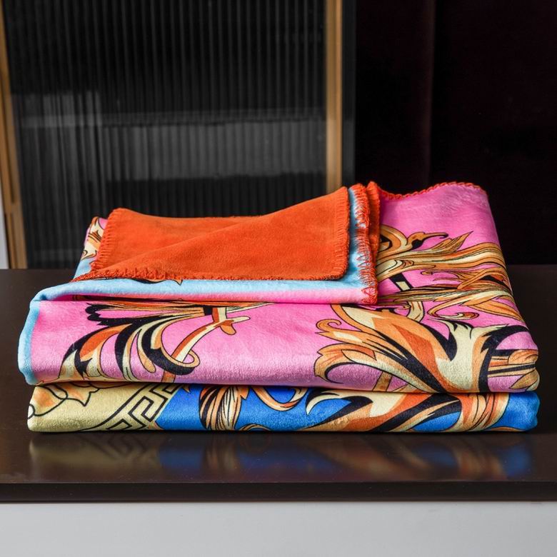 Versace 1.5x1.5m 1.5x2m 2x2.3m   (2)