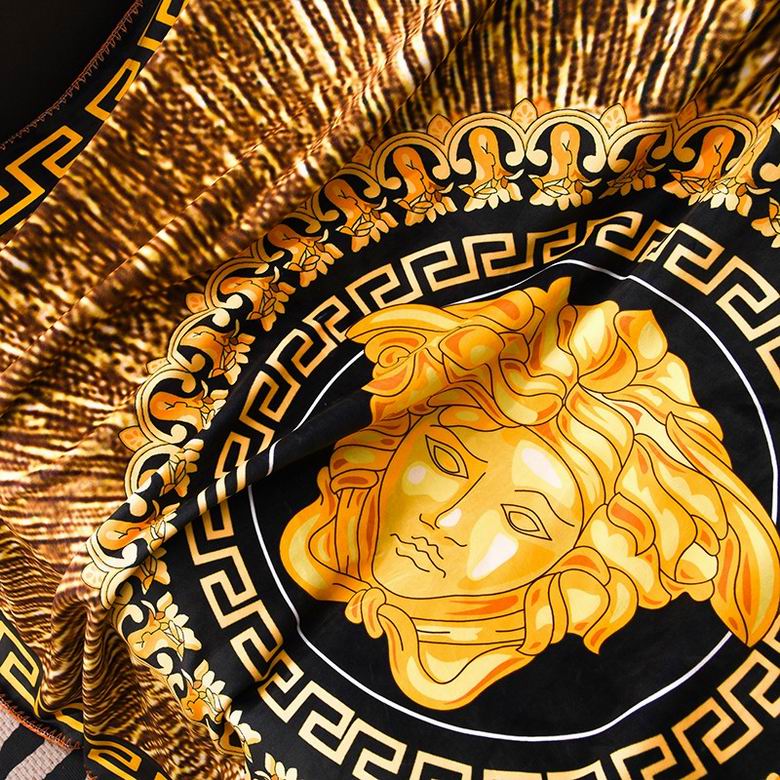 Versace 1.5x1.5m 1.5x2m 2x2.3m   (5)