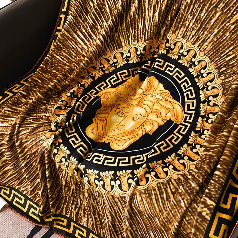 Versace 1.5x1.5m 1.5x2m 2x2.3m   (6)