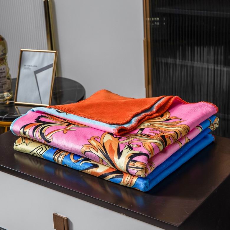 Versace 1.5x1.5m 1.5x2m 2x2.3m   (6)