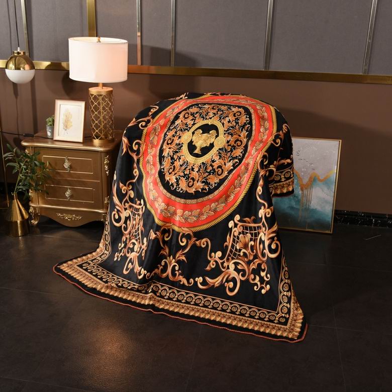 Versace 1.5x1.5m 1.5x2m 2x2.3m    (1)