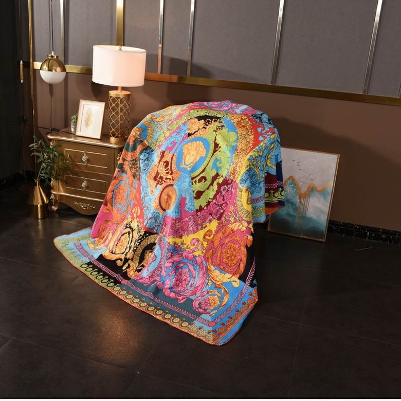 Versace 1.5x1.5m 1.5x2m 2x2.3m    (1)