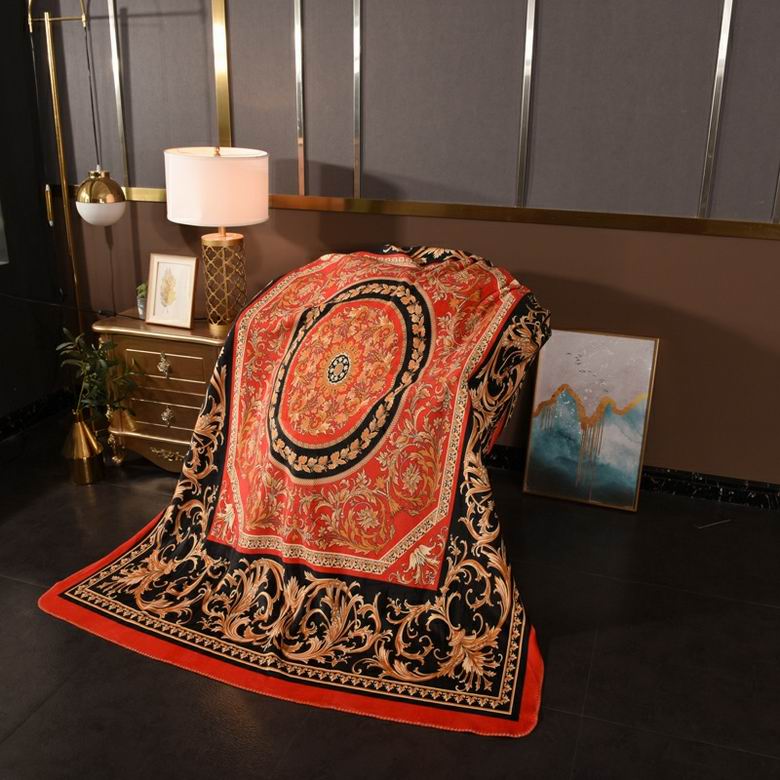 Versace 1.5x1.5m 1.5x2m 2x2.3m    (2)