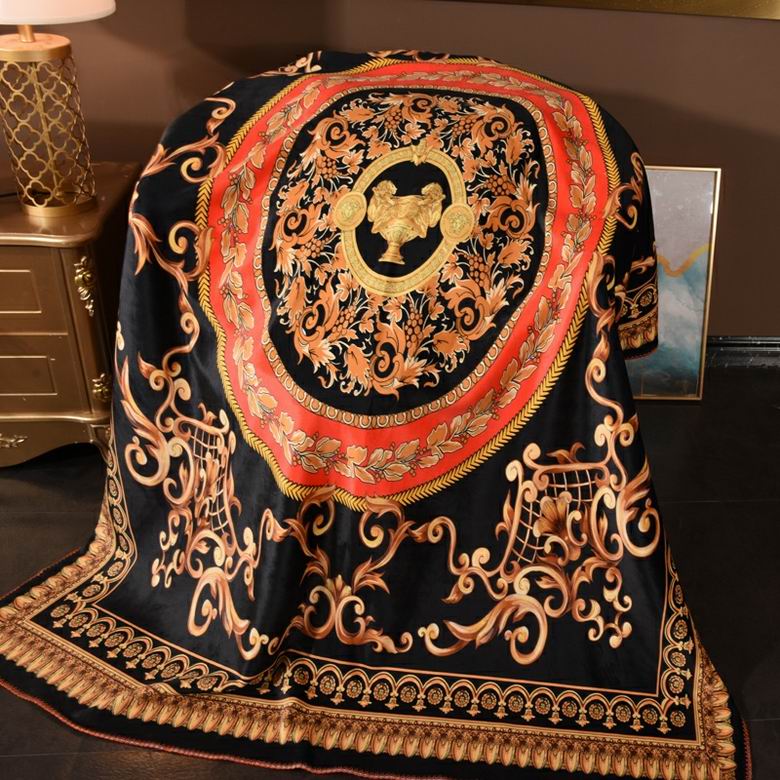 Versace 1.5x1.5m 1.5x2m 2x2.3m    (4)