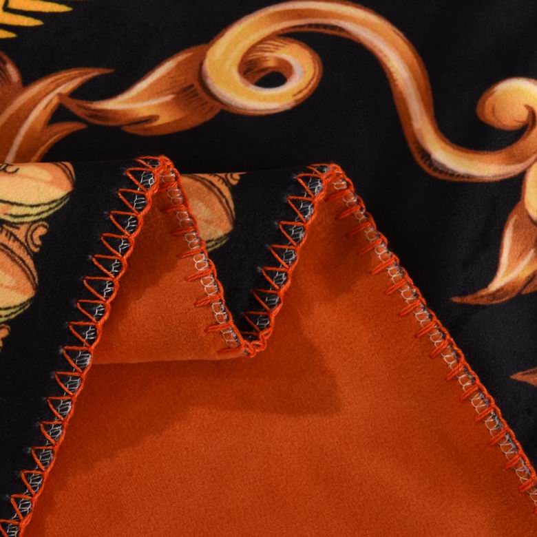 Versace 1.5x1.5m 1.5x2m 2x2.3m    (5)