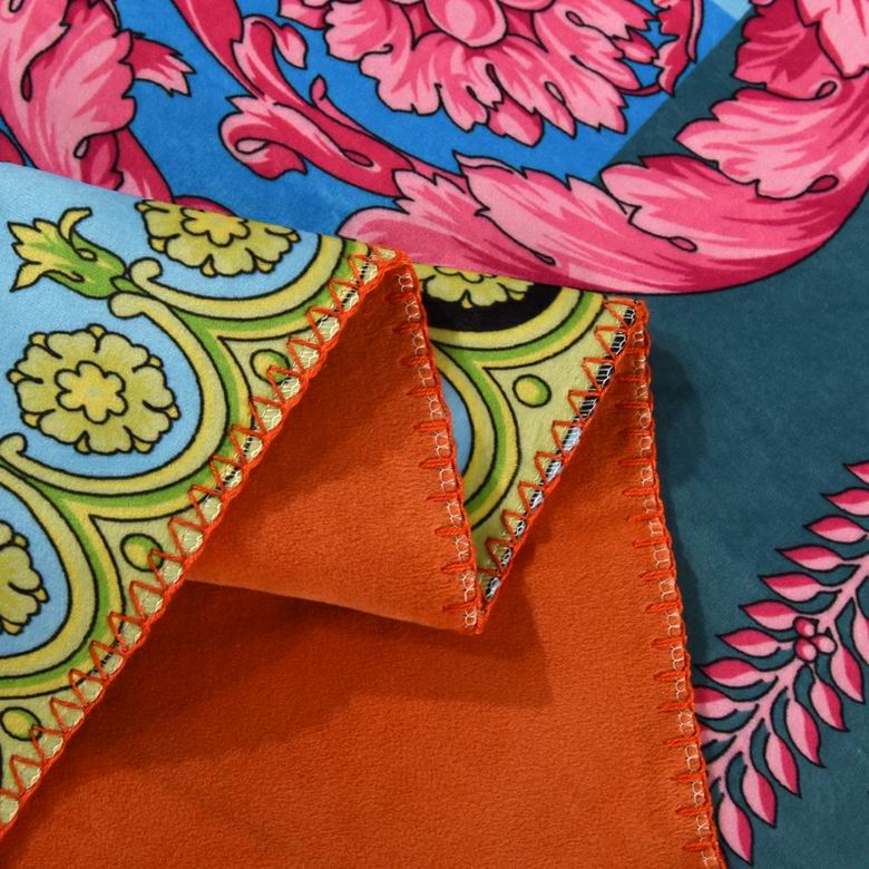 Versace 1.5x1.5m 1.5x2m 2x2.3m    (5)