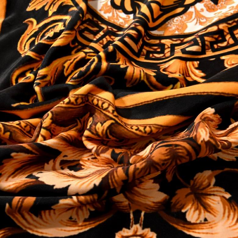 Versace 1.5x1.5m 1.5x2m 2x2.3m    (7)