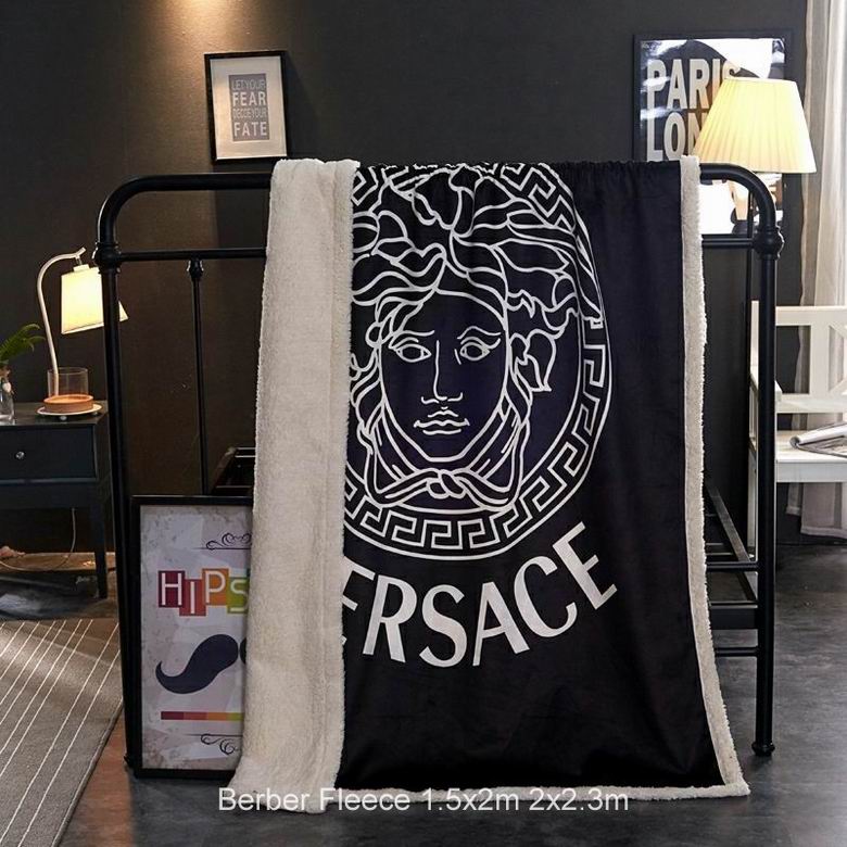 Versace 1.5x2m 2x2.3m n (1)