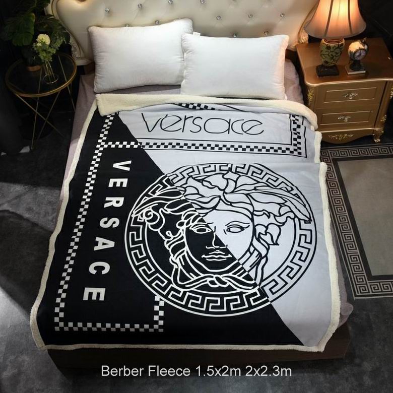 Versace 1.5x2m 2x2.3m n (1)