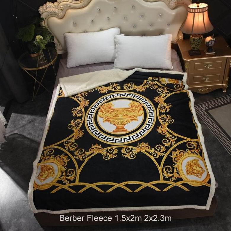 Versace 1.5x2m 2x2.3m n (1)