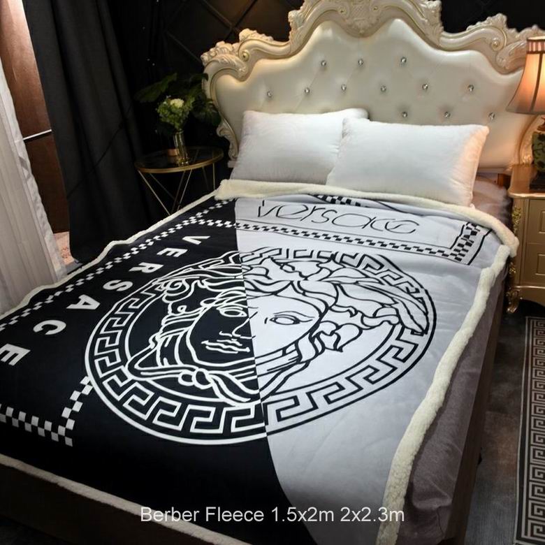 Versace 1.5x2m 2x2.3m n (2)