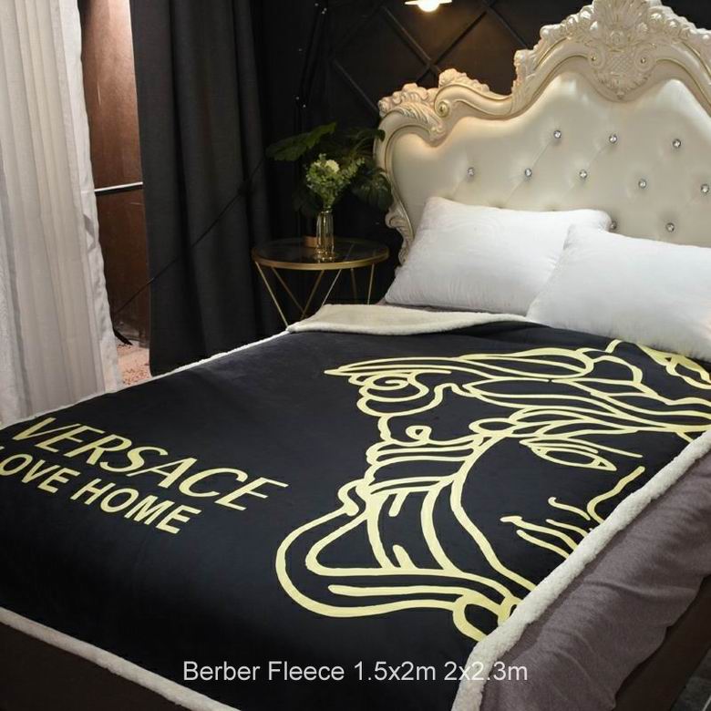 Versace 1.5x2m 2x2.3m n (2)