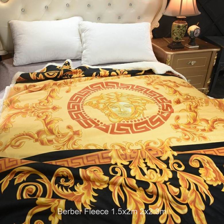 Versace 1.5x2m 2x2.3m n (2)