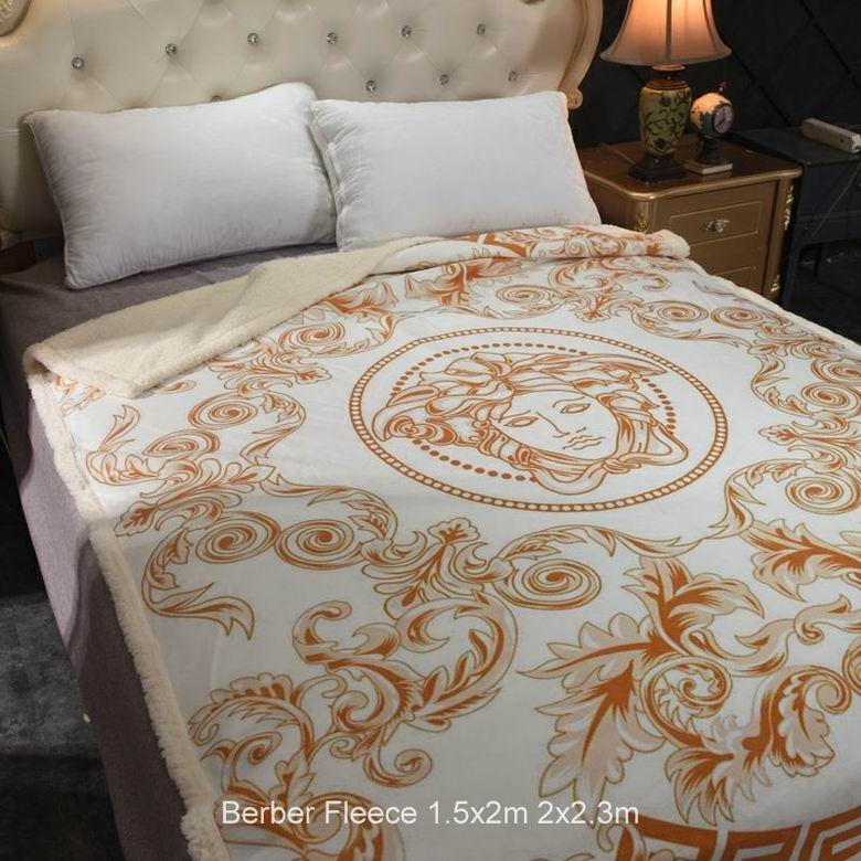 Versace 1.5x2m 2x2.3m n (3)