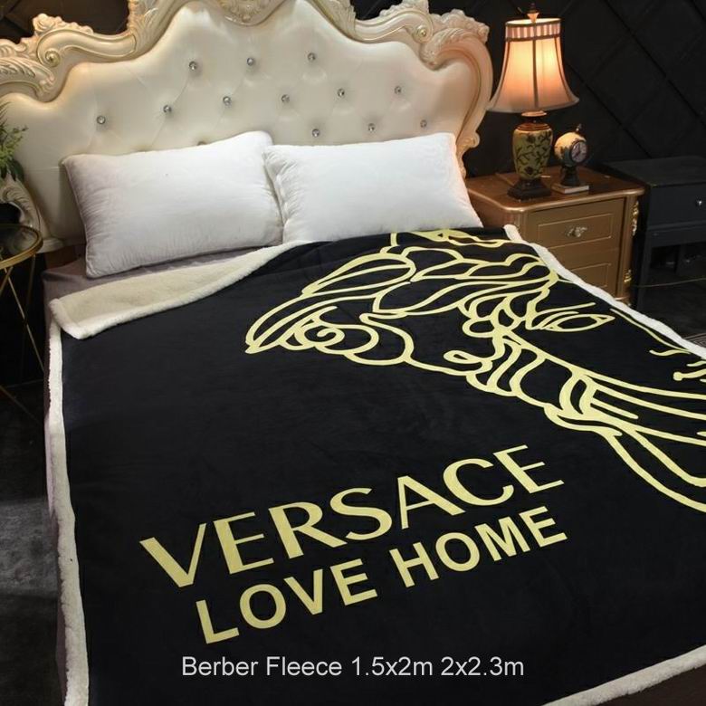 Versace 1.5x2m 2x2.3m n (3)